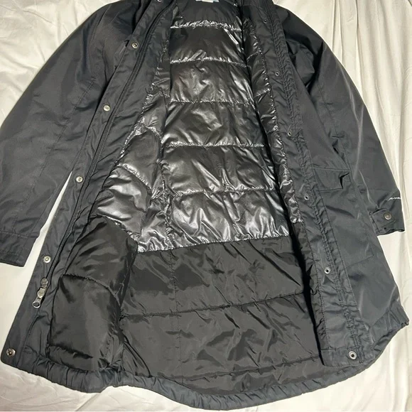 Woman’s Columbia Jacket - Picture 3 of 4